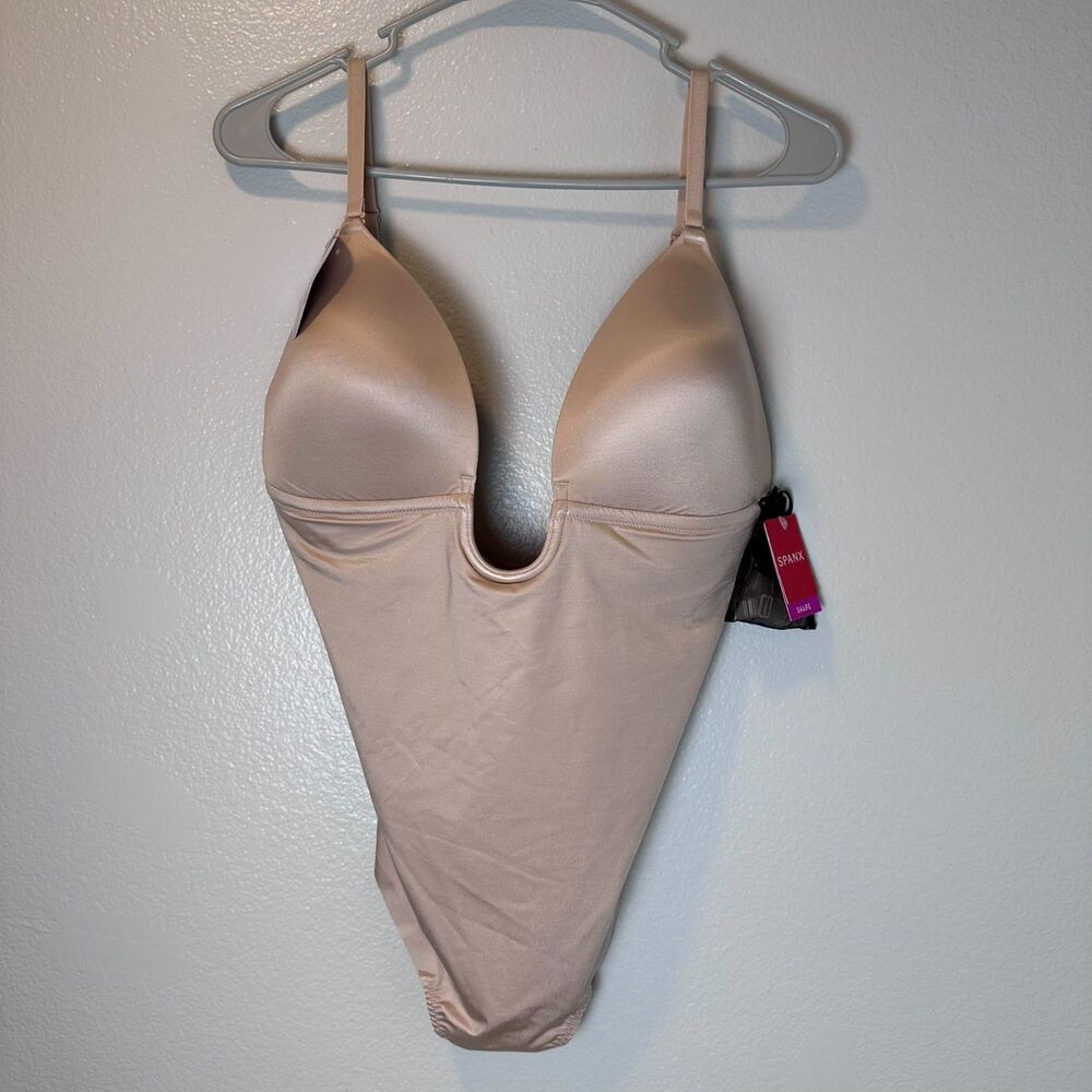 SPANX Women's Bodysuit Size(XL/TG) Plunge Low-Back Thong Champagne Beige‎